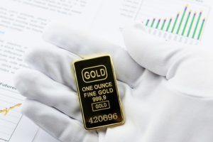 Na konci října se cena zlata pohybovala na úrovních kolem 1 270 USD za trojskou unci. Foto: Shutterstock