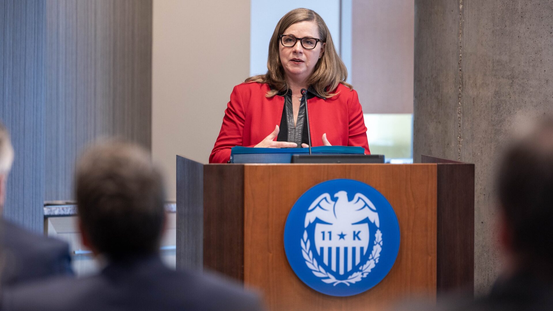 Členka Rady guvernérů amerického Fedu Michelle Bowmanová v sobotu uvedla, že proinflační rizika stále nezmizela. Ilustrační foto: Federal reserve