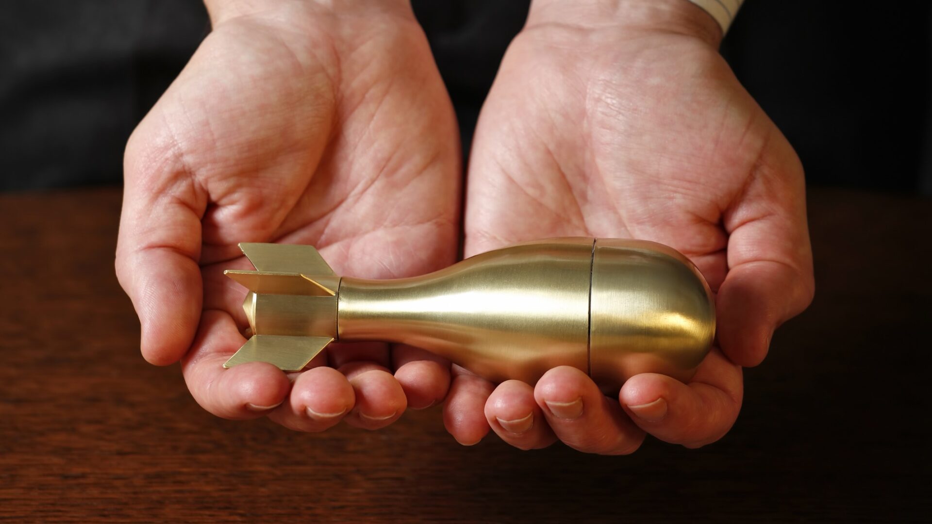 Kombinace eskalujících globálních konfliktů a rostoucí ekonomické nejistoty vytáhla u mnoha investorů do popředí koncept „Gold´n Guns“ (Zlato a zbraně). Ilustrační foto: iStock