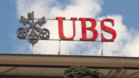 Podle švýcarské banky UBS by cena zlata měla do konce roku 2024 stoupnout na 2 750 dolarů. Ilustrační foto: iStock