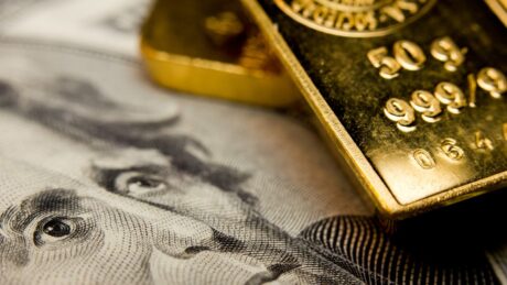 Příznivci zlata z Wall Street, kterým se přezdívá zlatí brouci, si myslí, že v roce 2025 cena vzácného kovu opět poroste. Ilustrační foto: Shutterstock