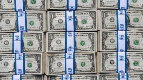 Dolarových miliardářů bylo v loňském roce poprvé přes 3000. Uvedla to ve zprávě vydané dnes nevládní organizace Oxfam. Foto: iStock