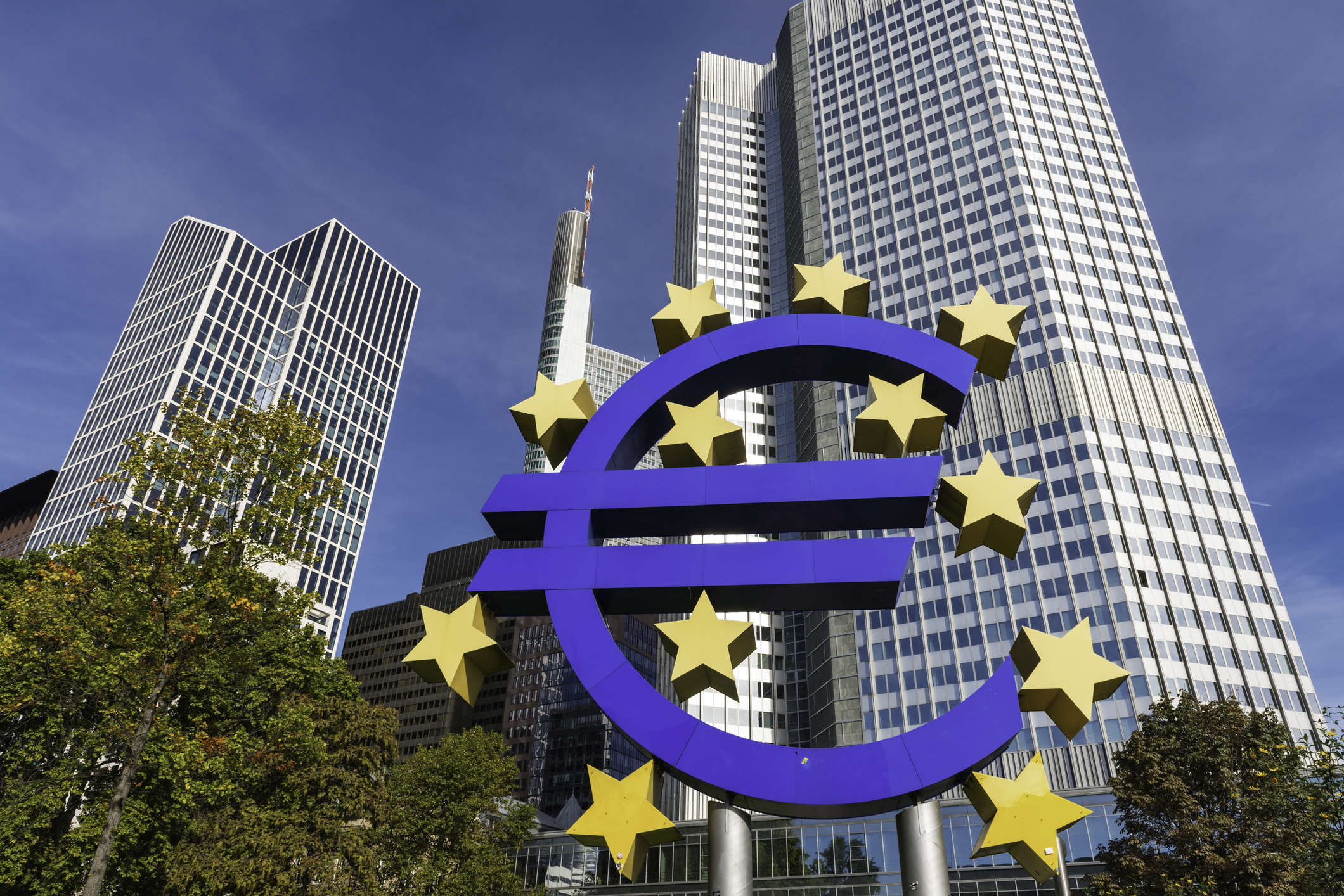 European central bank. Центральный банк Европы. Центробанк ЕС. Европейский Центральный банк евро. Европейский Центральный банк 1998 год.