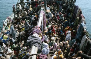 Kenya / Somali refugees from Kismayu / arrival at Mombassa harbour / UNHCR / P. Moumtzis / August 1992
