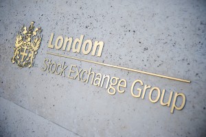 Hlavní index londýnské burzy FTSE 100 stoupl o 0,2 procenta na 7120,26 bodu. To představuje nejvyšší závěrečnou hodnotu v jeho historii. Foto: iStock