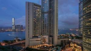 Čínský miliardář s kanadským pasem Siao Ťien-chua v pátek záhadně zmizel z luxusního hotelu Four Seasons v Hongkongu. Reprofoto: Fourseasons.com