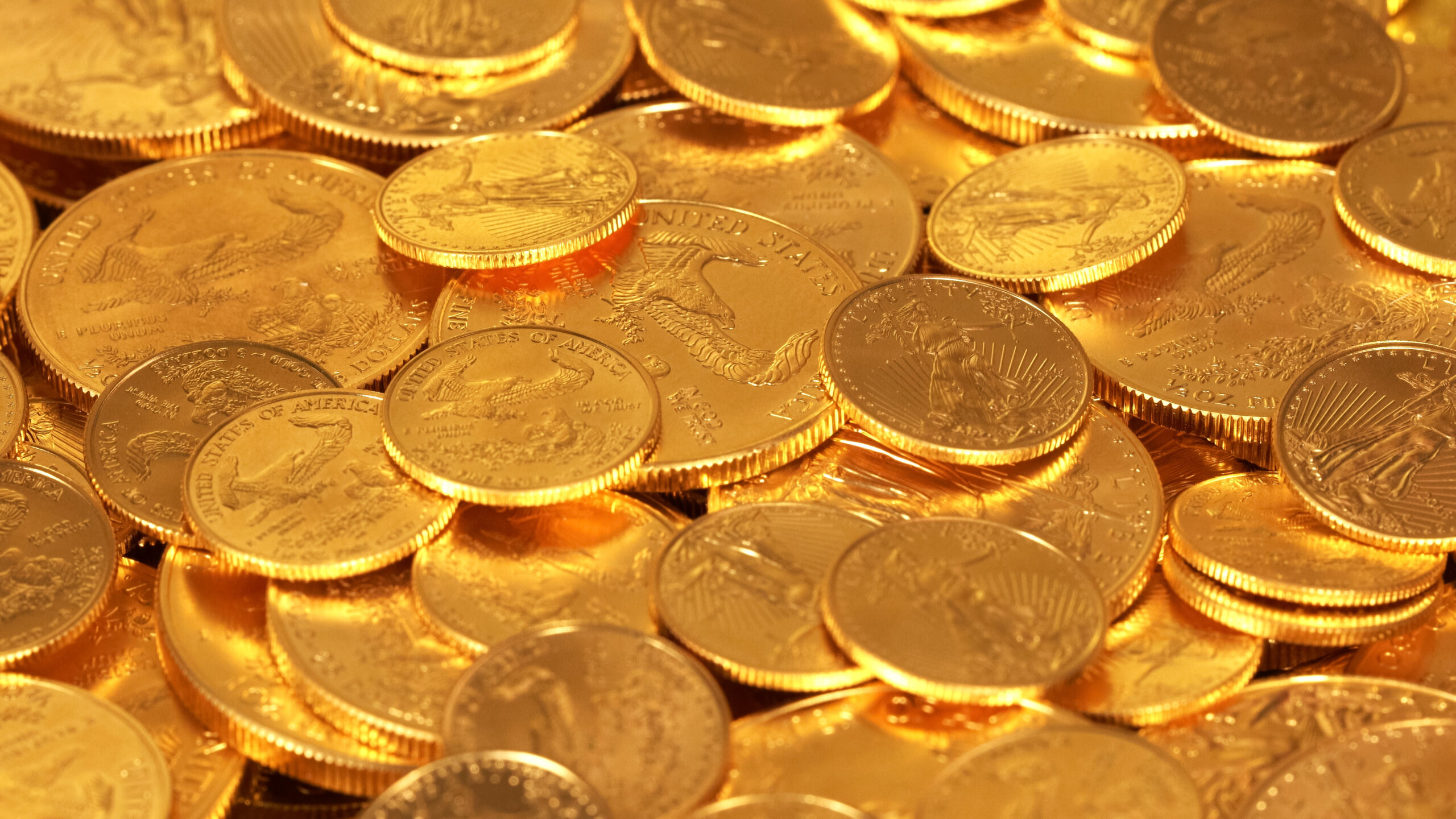 Gold is money. Золото монеты. Монета Золотая. Монета Мидас. Фон из золотых монет.