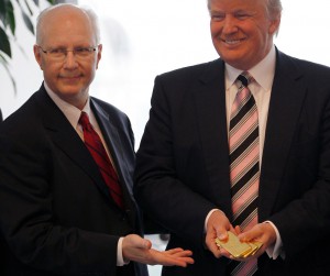 Trump v roce 2011 neváhal přijmout jako kauci tři kilogramy zlatých cihel. Foto: Alamy.com
