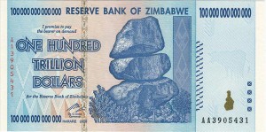 Nejvyšší bankovka s nominální hodnotou 100 miliard zimbabwských dolarů. Foto: Wikipedia